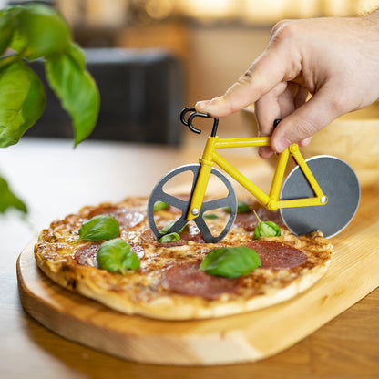 W Pizzaknívur gul súkkla á standara